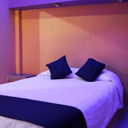 Hotel Oasis Монтеррей Экстерьер фото
