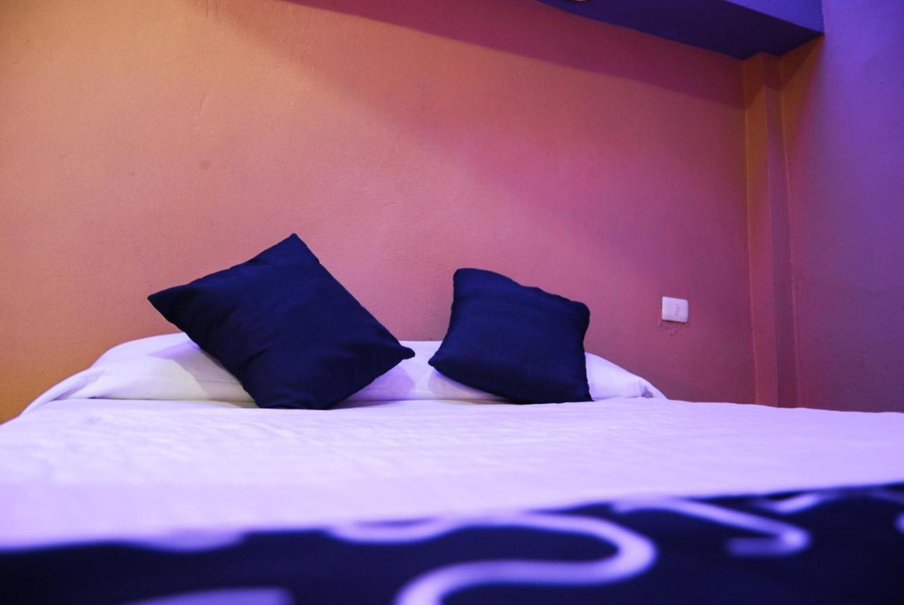 Hotel Oasis Монтеррей Экстерьер фото